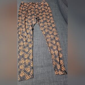 Ambrie Disney Theme Leggings with Pretzel Design